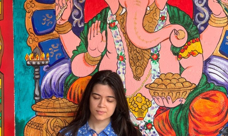 prathanasana-ganesha-cafe